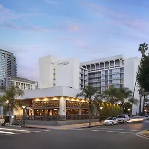 Courtyard By Marriott Long Downtown Estados Unidos