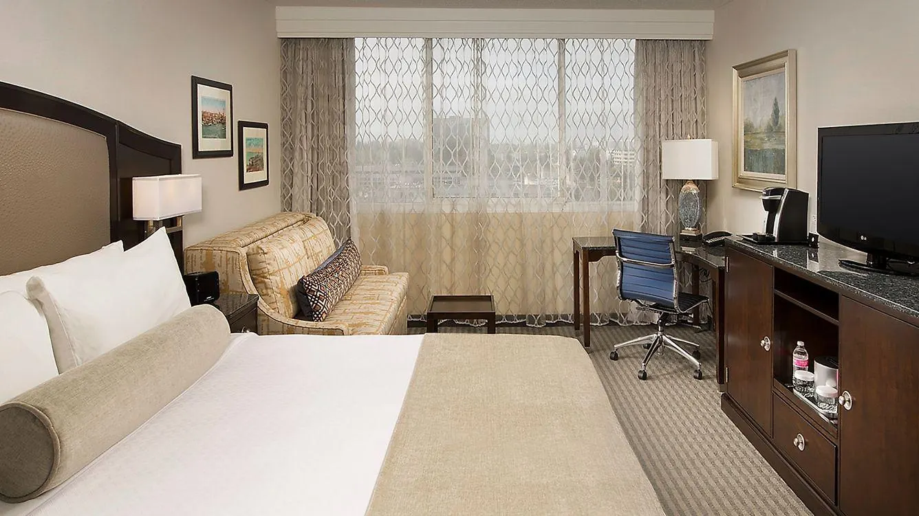 Skybridge Seattle Airport Hotel SeaTac